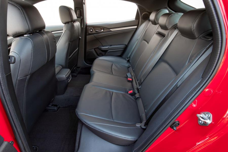 Интерьер Honda Civic Sport Touring Hatchback (FK7) 2016 года  (NA) (фото 27 из 55)